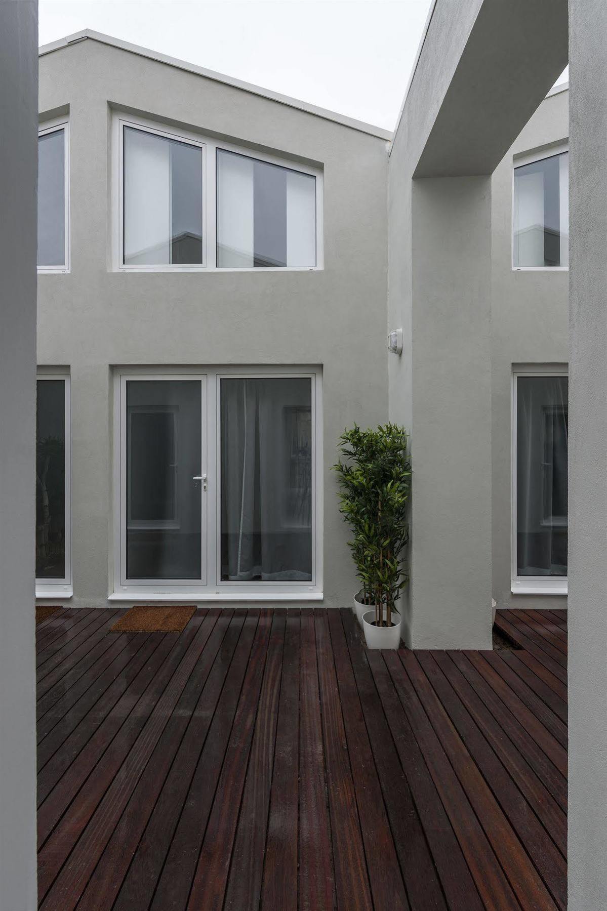 Fine Arts Studios By Olala Homes Porto Luaran gambar