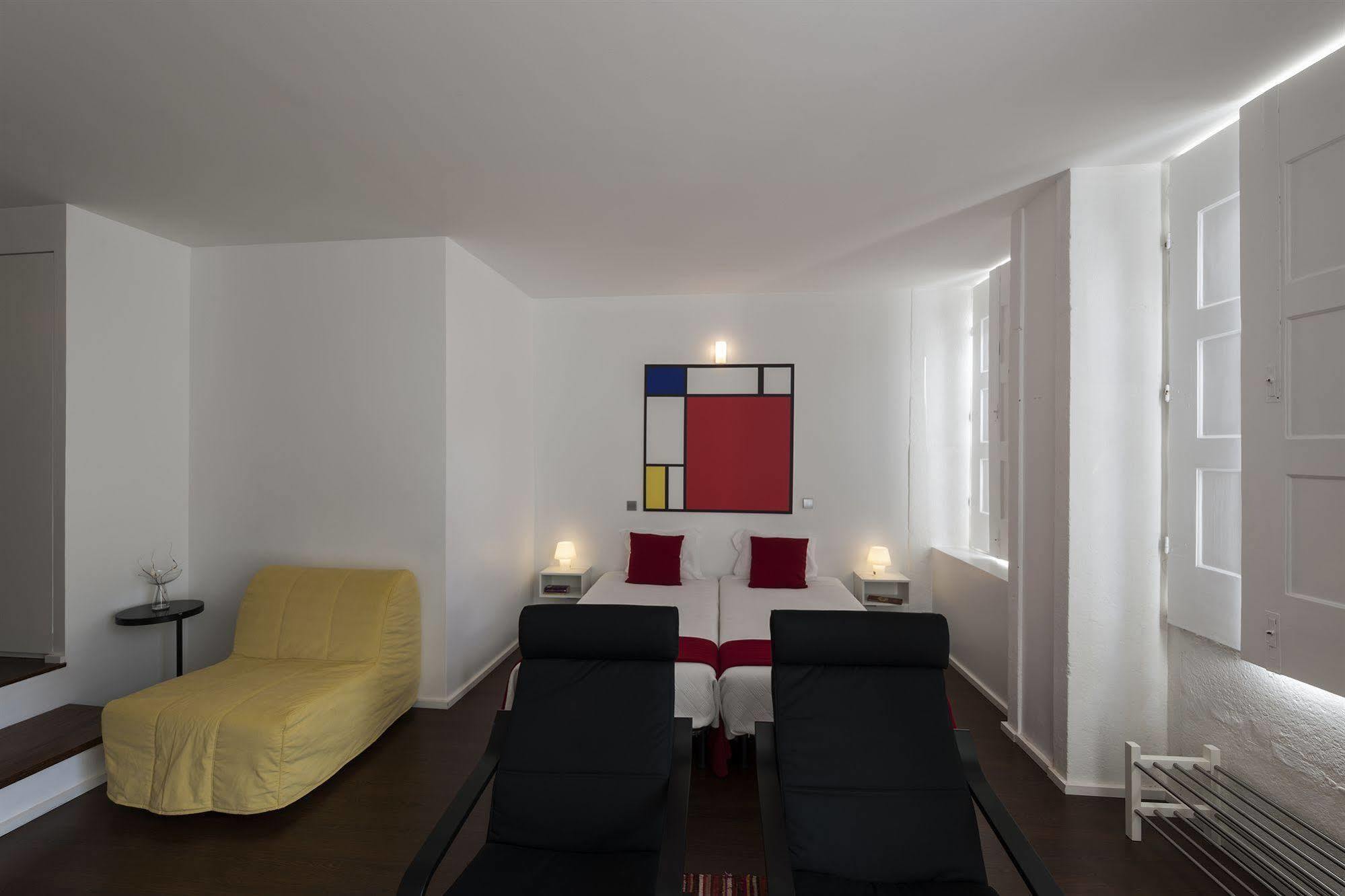 Fine Arts Studios By Olala Homes Porto Luaran gambar