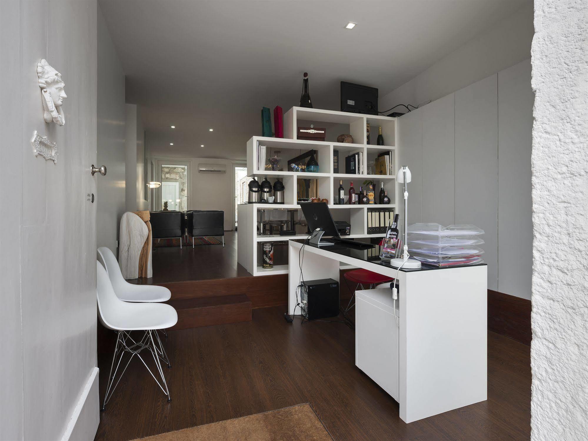 Fine Arts Studios By Olala Homes Porto Luaran gambar