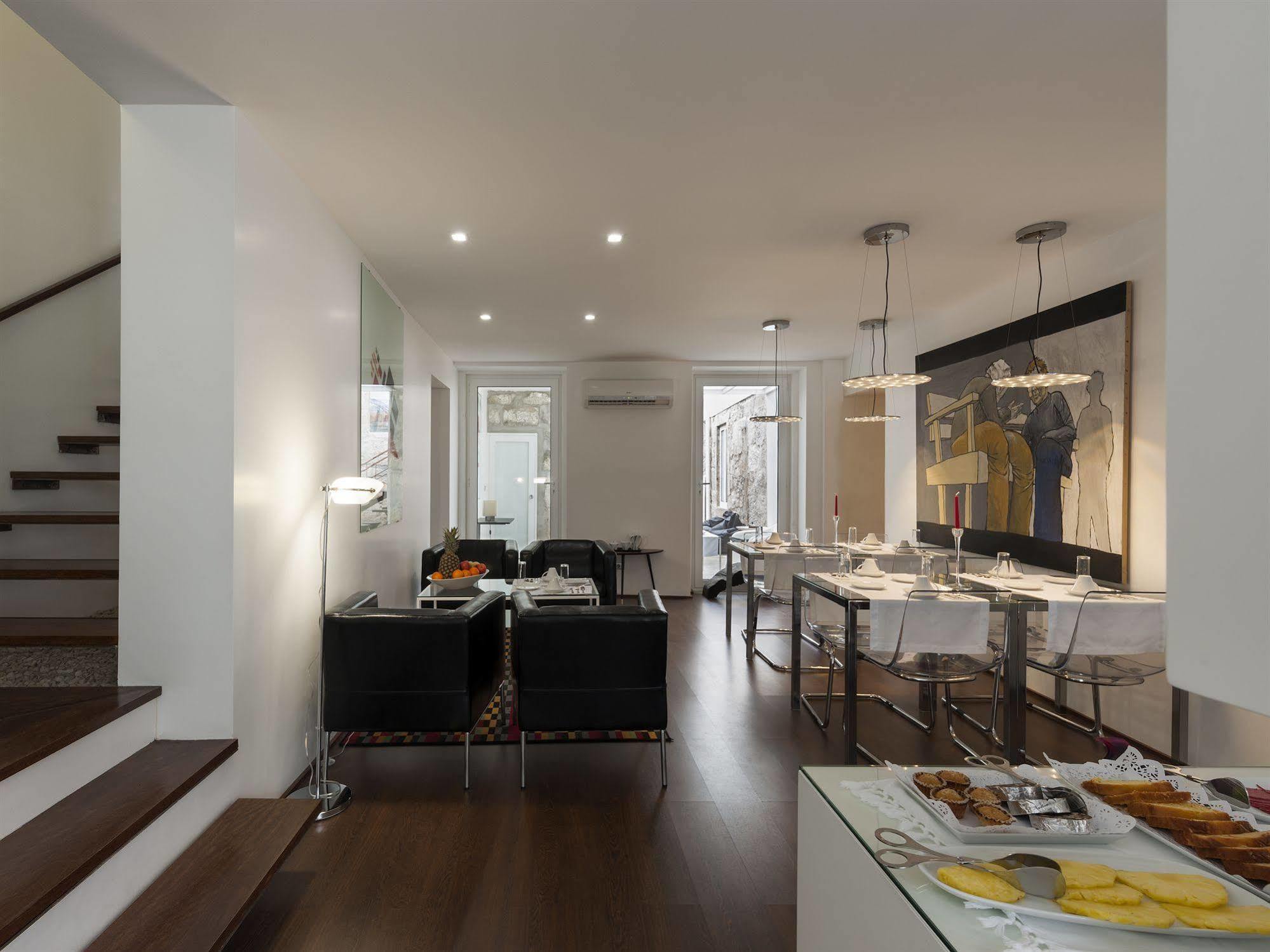 Fine Arts Studios By Olala Homes Porto Luaran gambar
