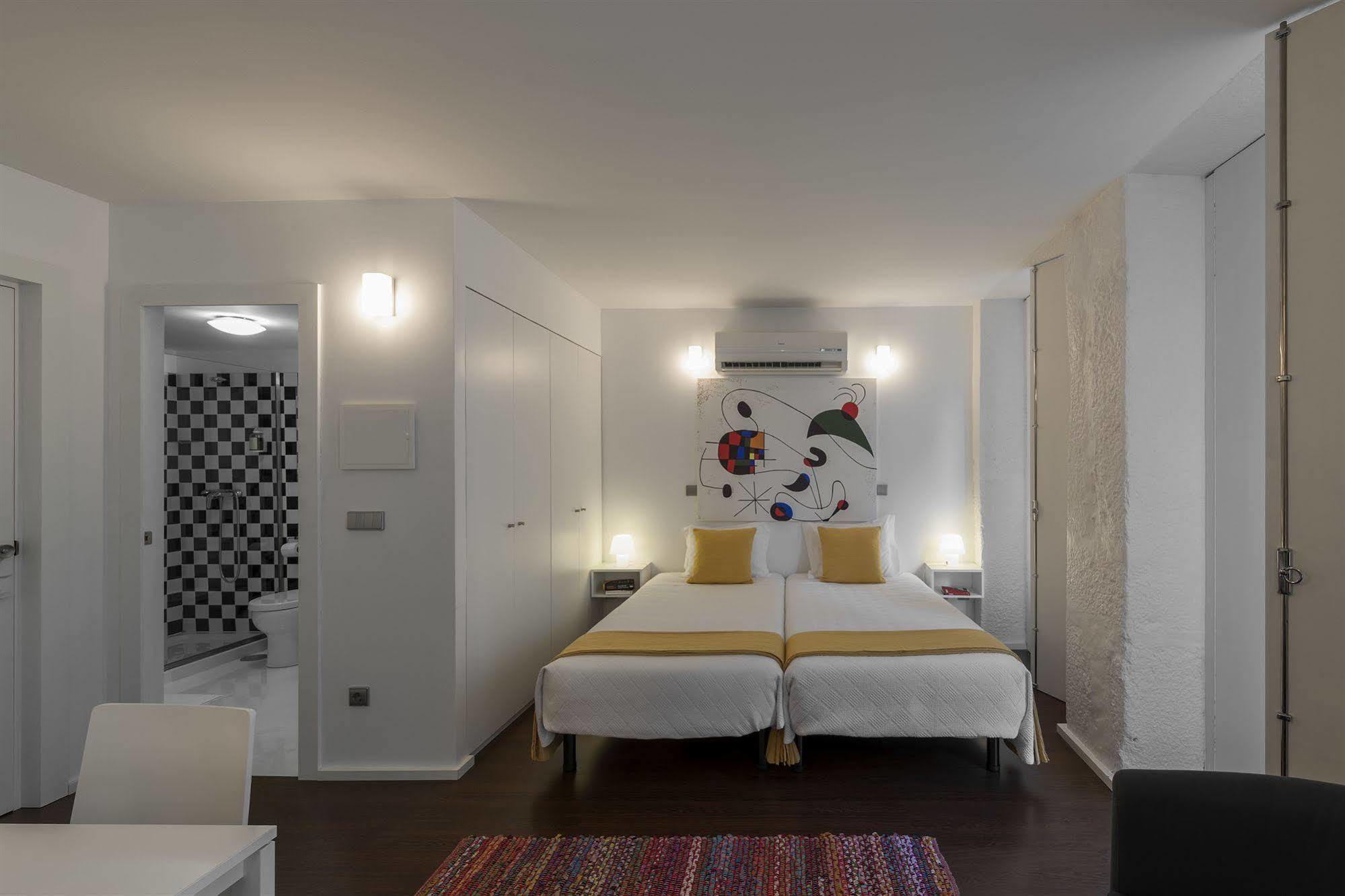 Fine Arts Studios By Olala Homes Porto Luaran gambar