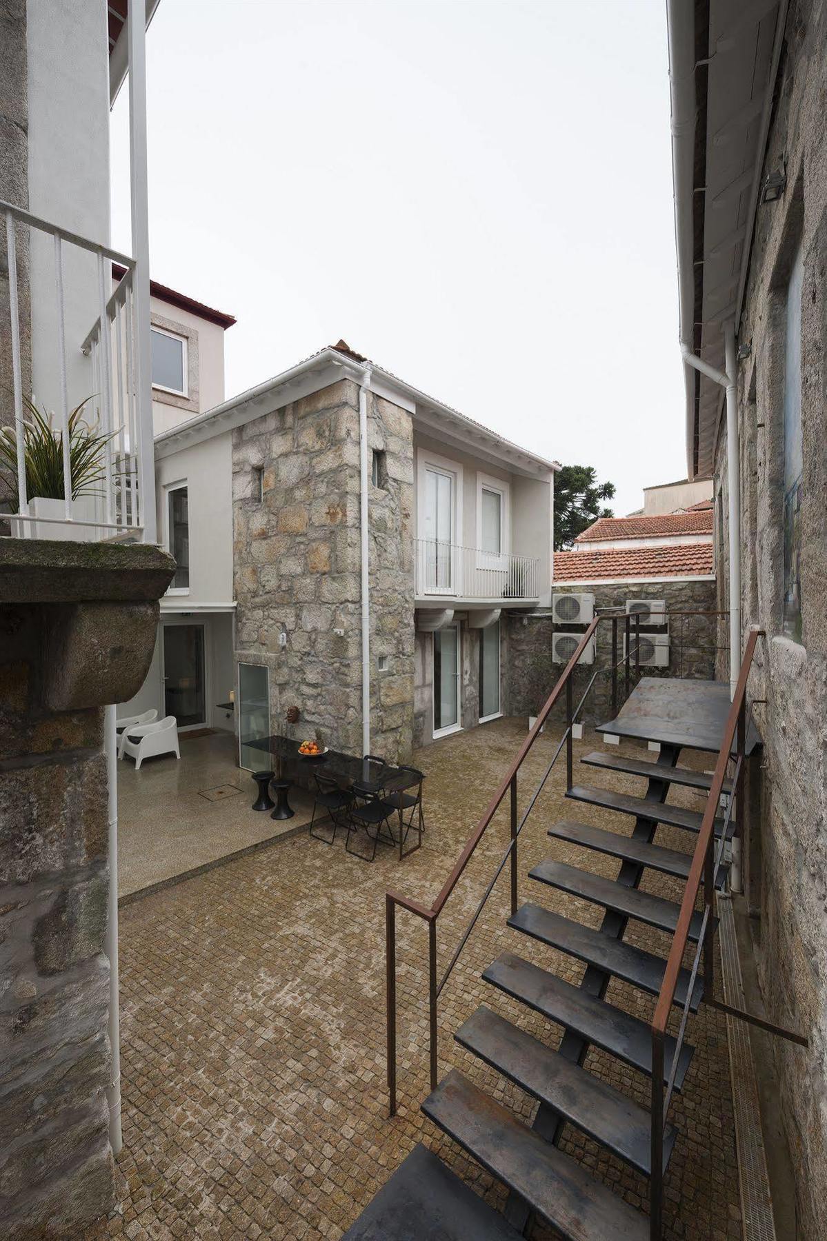 Fine Arts Studios By Olala Homes Porto Luaran gambar